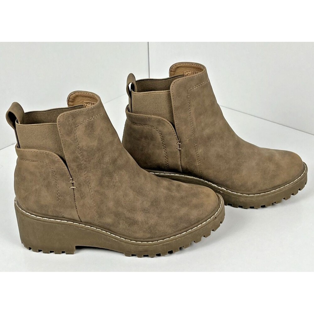Dolce Vita Women's Size 6 Rielle Lug Sole Chelsea Boots JL3 Dune Brown slip on